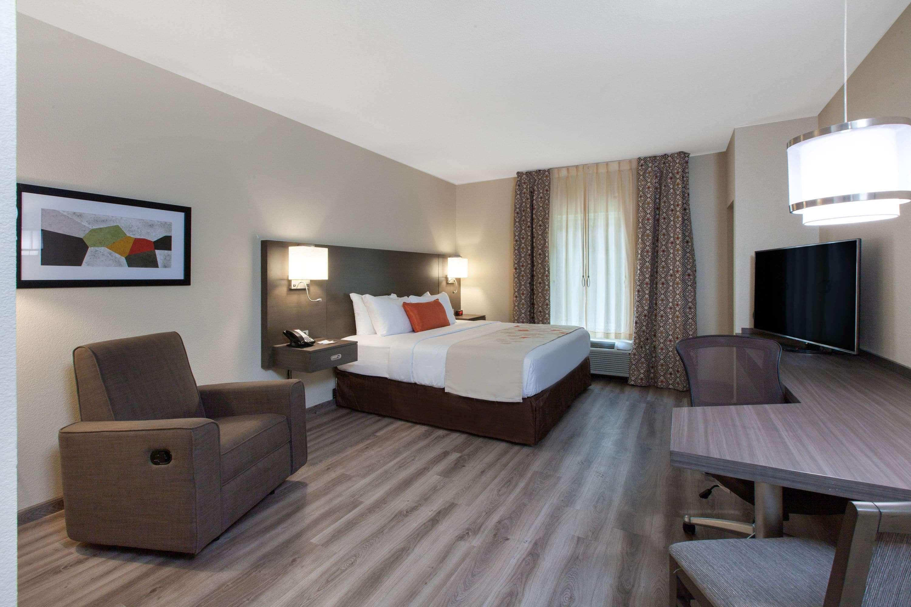 Hawthorn Extended Stay By Wyndham Одеса Екстериор снимка