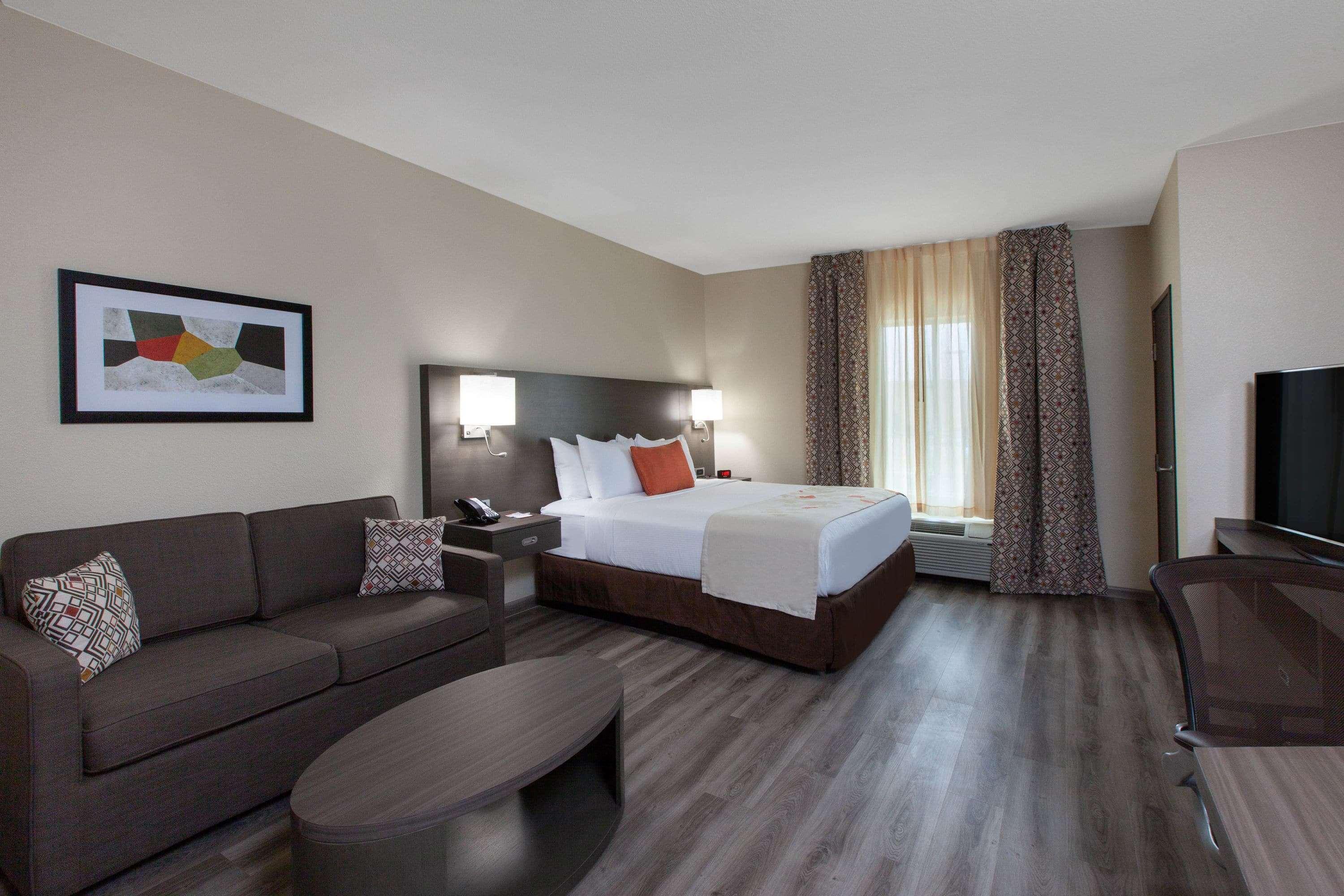 Hawthorn Extended Stay By Wyndham Одеса Екстериор снимка