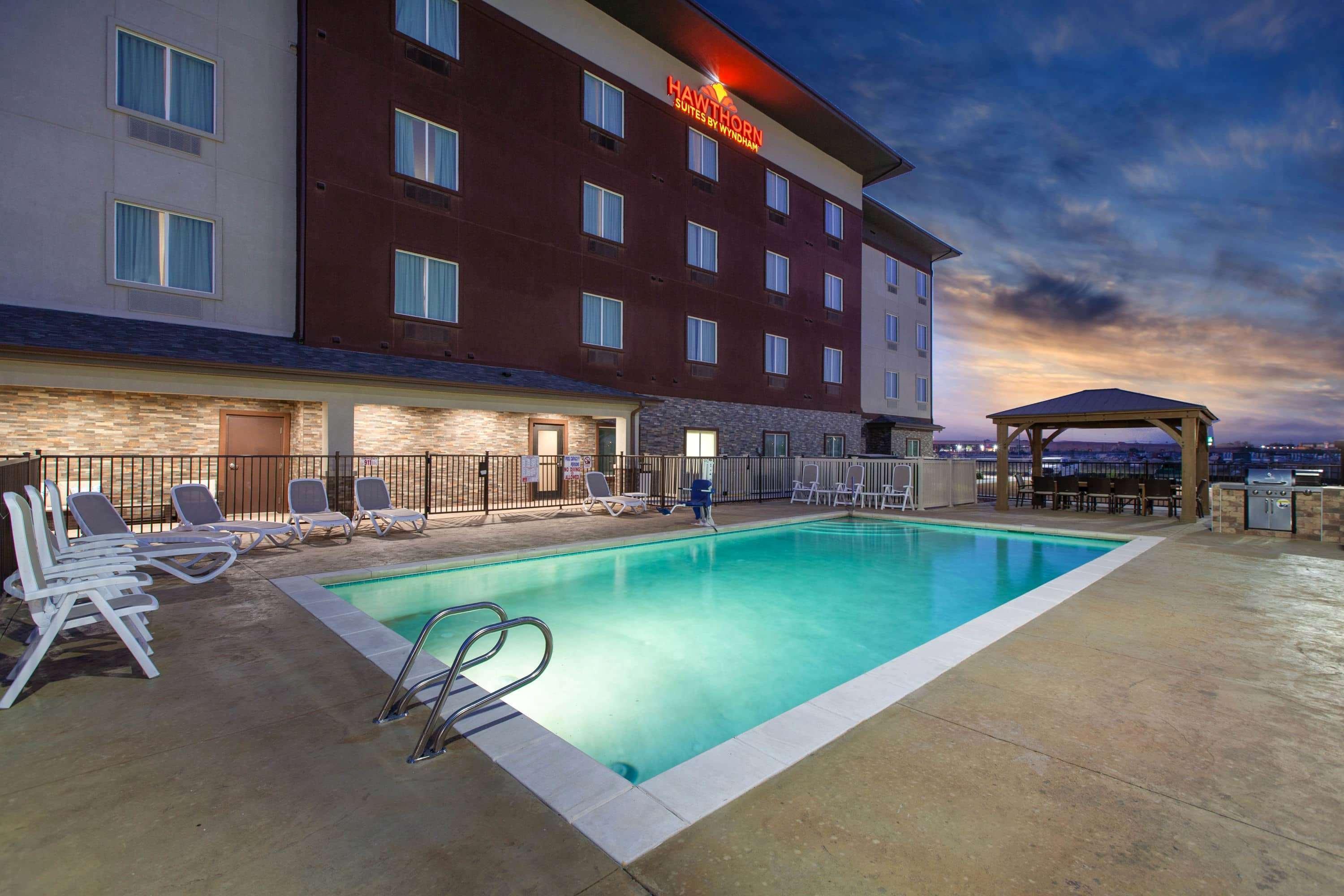 Hawthorn Extended Stay By Wyndham Одеса Екстериор снимка